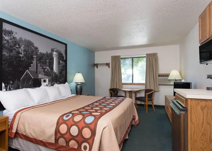 Super 8 By Wyndham Houghton Lake