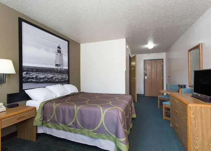 Super 8 By Wyndham Houghton Lake